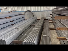 Lăn nóng A36 Q235 SS400 St37 Q235 SS400 A36 ASTM JIS Mild Structural Equal Angle Steel Bar